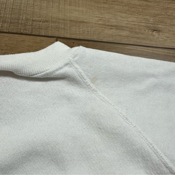 Vintage 90’s Hanes White Crewneck Sweatshirt - Picture 6 of 8